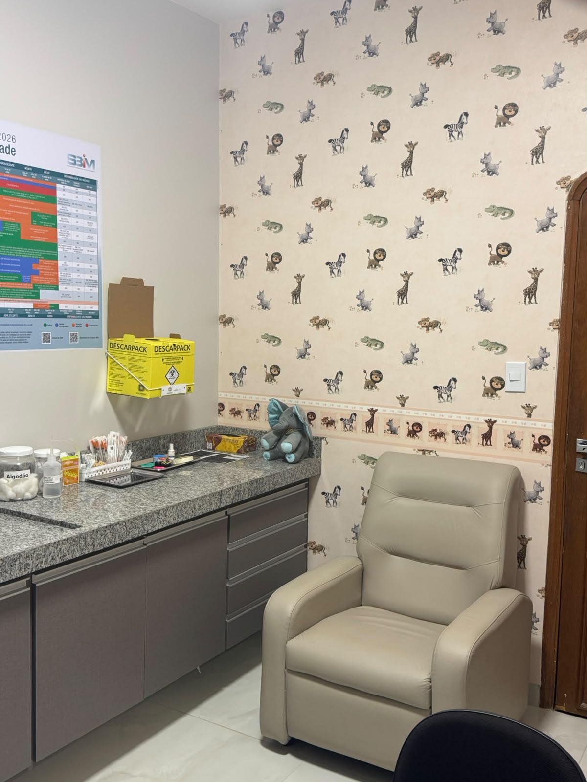 Poltrona da sala de aplicação da clínica